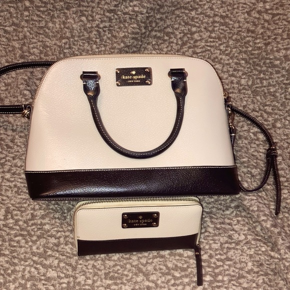 🌟BRAND NEW…NEVER USED🌟 KATE SPADE NEW YORK…WELLESLEY WALLET & PURSE - Picture 1 of 16